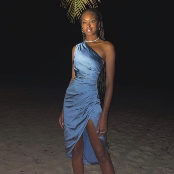 Elliatt x Revolve Cassini One Shoulder Satin Dress in Blue - Picture 5 of 12